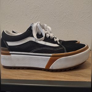 Size 8.5 women's Platform Vans